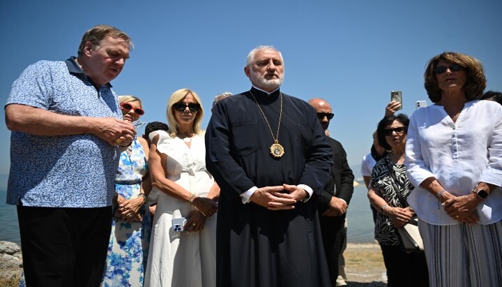 Cardinal Tobin (left) and Archbishop Elpidophoros (middle) recite the Creed with pilgrims in Iznik. Photo: Brittainy Newman/Orthodox Observer