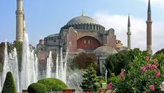 Two Greek Tourists Arrested for Displaying Flag in Hagia Sophia