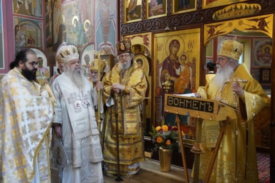 His Beatitude Met. Tikhon speaks to His Beatitude Abp. Stefan during his homily. Photo: oca.org