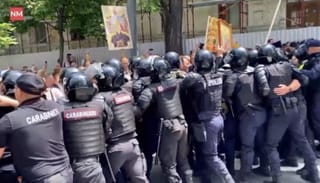 In Chisinau, the police blocked the path of the Orthodox.