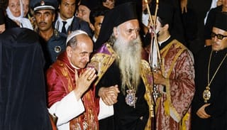 Pope Paul VI and Ecumenical Patriarch Athenagoras attend a prayer service in Jerusalem in January 1964. Photo: Giancarlo Giuliani, Catholic Press Photo