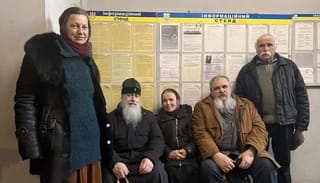Metr.. Arseniy and faithful shortly after his release. Photo: Sviatohirsk Lavra