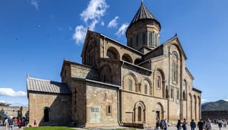 Svetitskhoveli Cathedral (Living Pillar Cathedral) in Georgia, the burial site of Christ's Robe. Photo: Wikimedia Commons