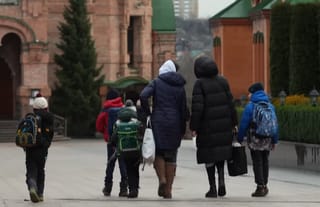 Children walking to school at the Holosiivskyi Monastery of the UOC. Photo: Slidstvo.Info/YouTube
