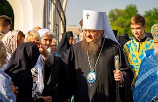 Metropolitan Theodosiy with his flock. Photo: Cherkasy Eparchy