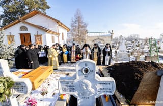 The relics of St. Evloghia were exhumed on Thursday at the Samurcășești-Ciorogârla Monastery. Photo: Raluca Ene/Basilica News Agency