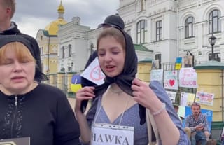 Yaryna Aryeva near the Kyiv-Pechersk Lavra in 2023. Photo: UOJ