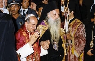 Pope Paul VI and Ecumenical Patriarch Athenagoras attend a prayer service in Jerusalem in January 1964. Photo: Giancarlo Giuliani, Catholic Press Photo