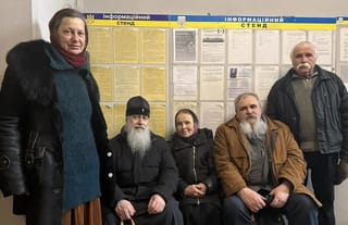 Metr.. Arseniy and faithful shortly after his release. Photo: Sviatohirsk Lavra