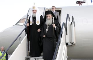 Patriarchs Kirill and Theophilos during the latter's 2013 visit to St. Petersburg. [CREDIT: www.pravmir.com]