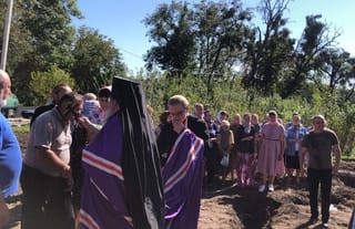 Prayer service at the laying of the church foundation. Photo: UOJ-Ukraine (SPZh)