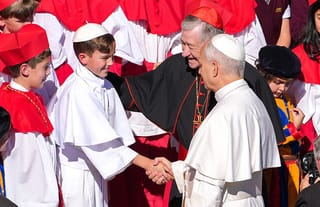 Leo meets Cupich, students from Chicago. Source: Chicago Catholic