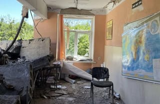 A destroyed school in Ukraine. Photo: hrw.org