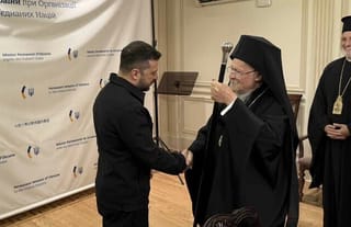 Pat. Bartholomew raises his staff and exclaims "Glory to Ukraine!" to Pres. Volodomyr Zelenskyy. Photo: Office of the President website