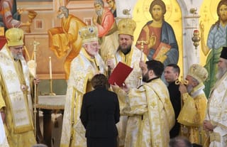 Anne Mackoul is awarded with the Medal of St. Theodora at the 2025 Assembly of Bishops meeting in Denver. Photo: Aaron Hickman/UOJ-America