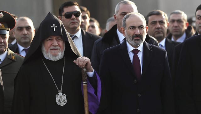 Pashyinyan and Karekin II. Source: Jamestown.org