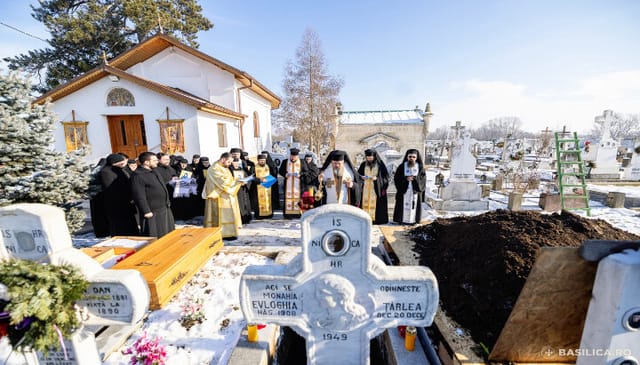 The relics of St. Evloghia were exhumed on Thursday at the Samurcășești-Ciorogârla Monastery. Photo: Raluca Ene/Basilica News Agency