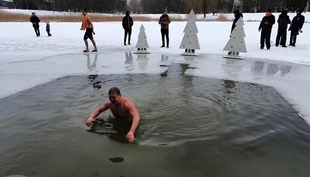Swimming in Lviv for Epiphany in 2022. Photo: Your City