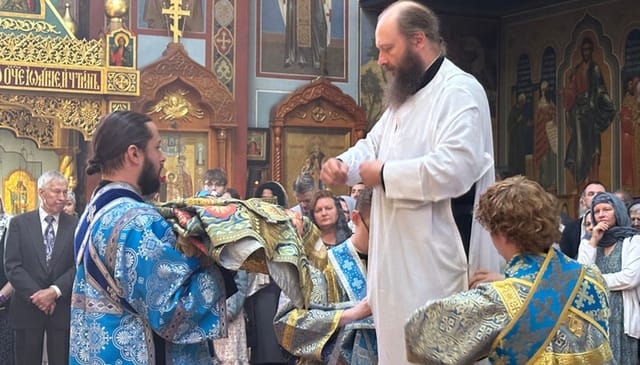 Bp. Peter is vested in the center of the nave for the first time. Photo: Kyria Gorny