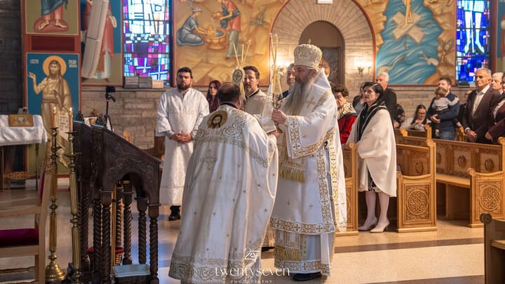 Bp. Serafim presides over the Divine Liturgy. Photo: newgracanica.org