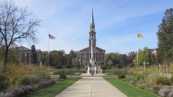University of St. Mary of the Lake.