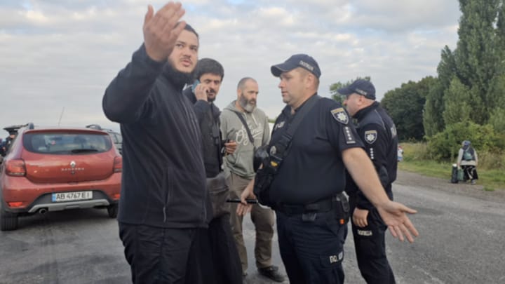 Police block 100 cars on pilgrimage to Pochaiv at Ternopil region