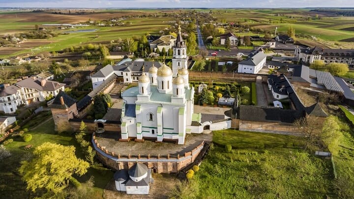 The Holy Dormition Zymne Convent of the UOC. Photo: ukrainetrek.com
