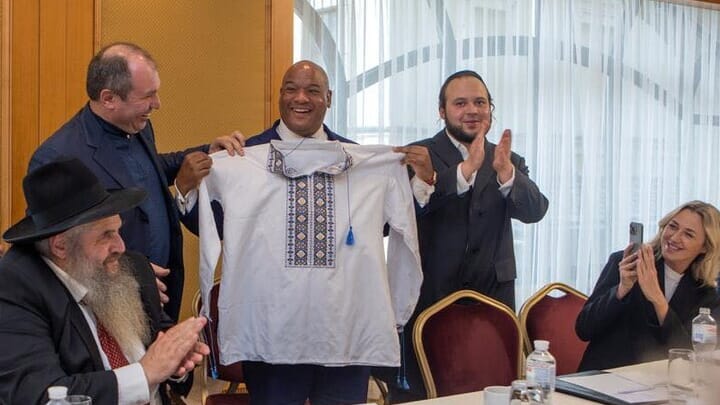 Pastor Mark Burns during a meeting with Ukraine's "religious leaders." Photo: Rabbi Asman/Facebook