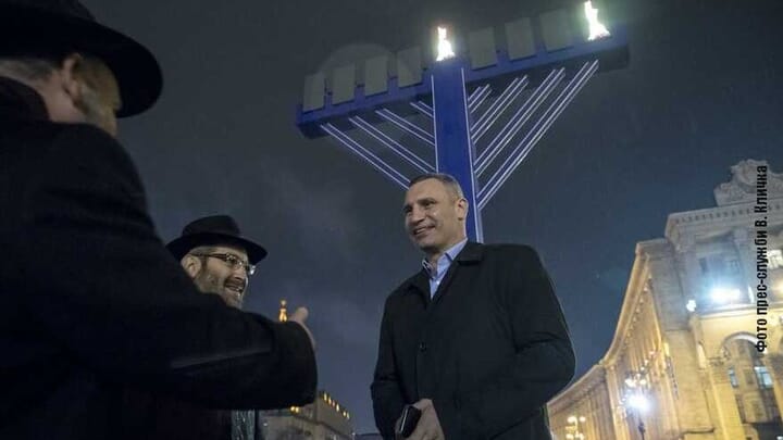 Klitschko after lighting the Hanukkah menorah on Maidan. Photo: Klitschko's website