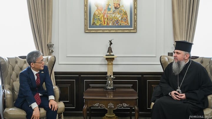 Japanese ambassador and OCU leader. Photo: OCU's press service