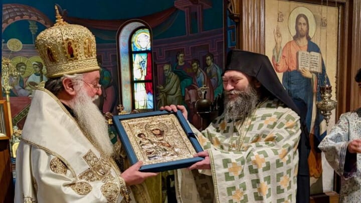Met. Longin concelebrates with Archimandrite Metodije, Abbot of the Hilandar Monastery on Mount Athos, on the anniversary of his episcopal consecration. Photo: newgracanica.org