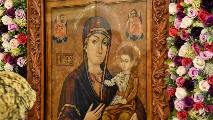 Miracle-working icon of the Theotokos at Nicula Monastery. Photo: media.pravoslavie.ru