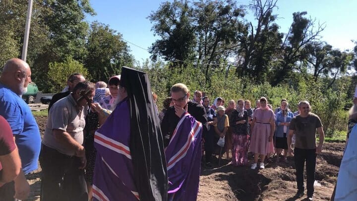 Prayer service at the laying of the church foundation. Photo: UOJ-Ukraine (SPZh)