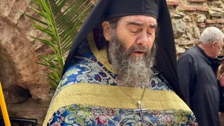 Archimandrite Dionysios. Photo: exapsalmos.gr
