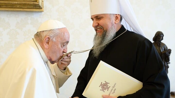 Pope Francis and Serhiy Dumenko. Photo: Press Service of the OCU