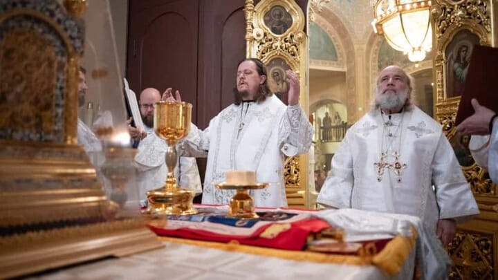 Bp. Vasily and Abp. Daniel. Photo: domoca.org