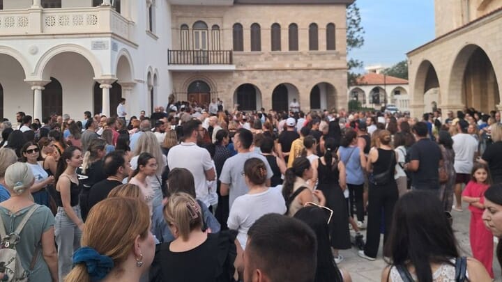 Citizens Protest Dismissal of Metropolitan Tychikos in Paphos