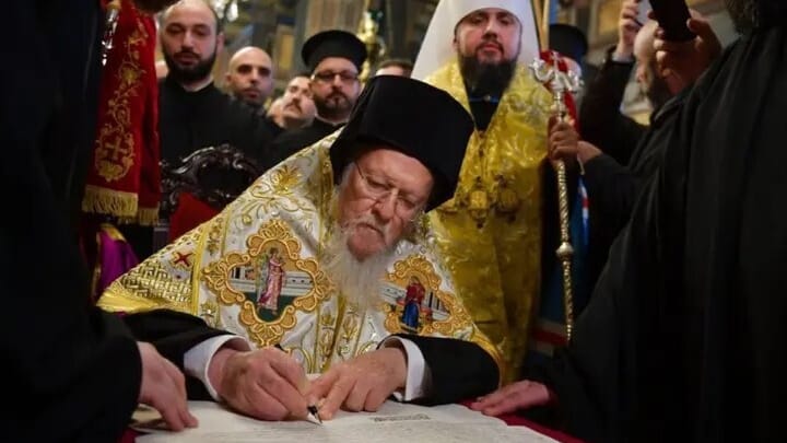Patriarch Bartholomew signing the Tomos on January 5, 2019. Photo: BBC