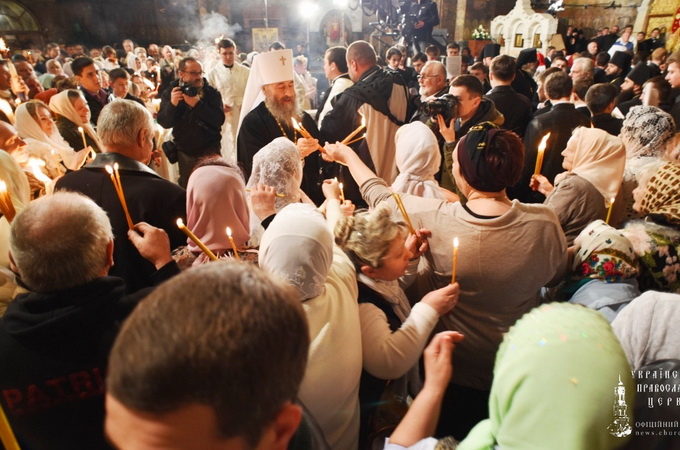 On April 15 clerics of UOC bring Holy Fire to Ukrainian believers