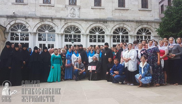 Pilgrims of the UOC in Phanar