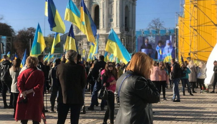"Prayerful standing" on Sophia Square in Kiev