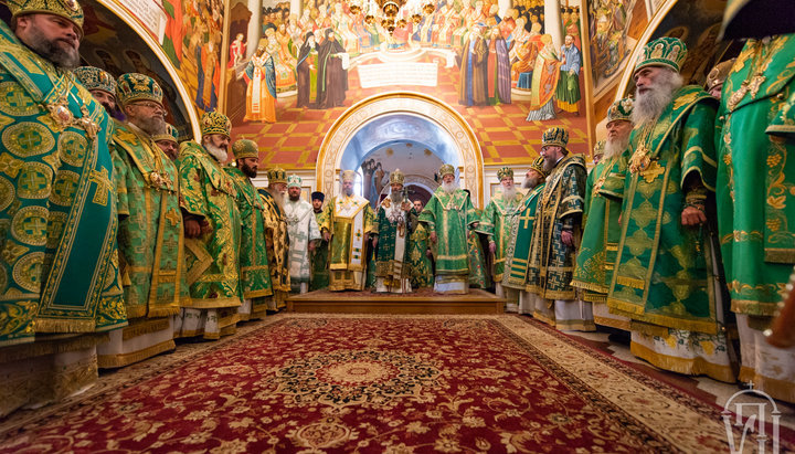 His Beatitude Metropolitan Onuphry and representatives of the Local Churches at festive vespers on the eve of St. Onuphrius the Great holiday. Photo: UOC