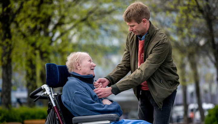 81-year-old Jan Andersson, who recovered after his son Thomas demanded that the “treatment” be canceled upon learning the real state of affairs. Photo: dn.se