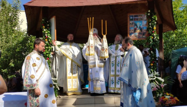 The consecration of the Ukrainian temple was performed by the Archbishop of Timisoara and Metropolitan John (Seledjan) of Banat. Photo: romania.mfa.gov.ua