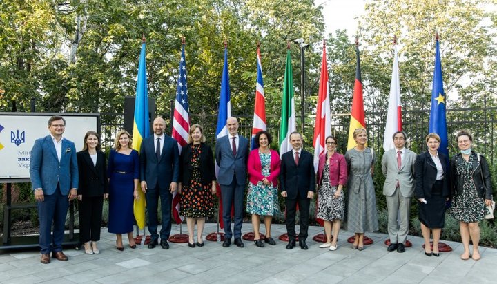 Meeting of the Ukrainian authorities and G7 ambassadors on the occasion of Ukraine's joining the Biarritz Partnership. Photo: president.gov.ua