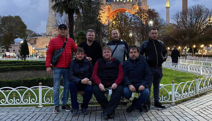 Representatives of the OCU in front of the Hagia Sophia mosque in Istanbul. Photo: Facebook