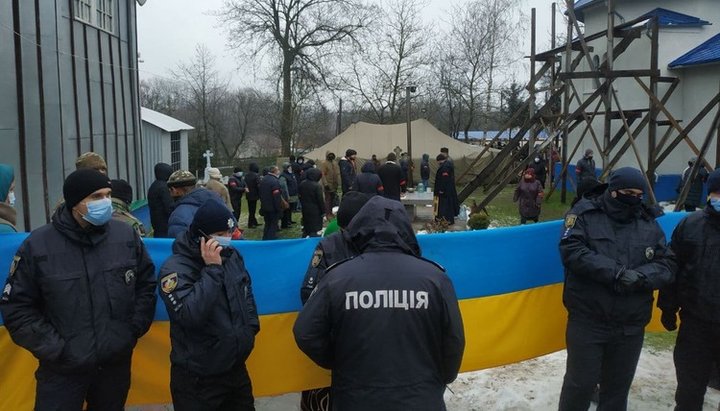 Eyewitnesses told the details of the storming of the UOC temple in Mikhalcha. Photo: the Information Department of the Chernivtsi Eparchy