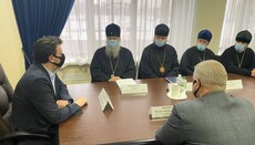 Hierarchs of Zaporizhzhia region hand RSA head a letter for Zelensky