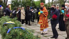 On Victory Day UOC eparchies pray for dead soldiers