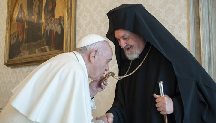 Pope Francis and Metropolitan Emmanuel. Photo: romfea.gr